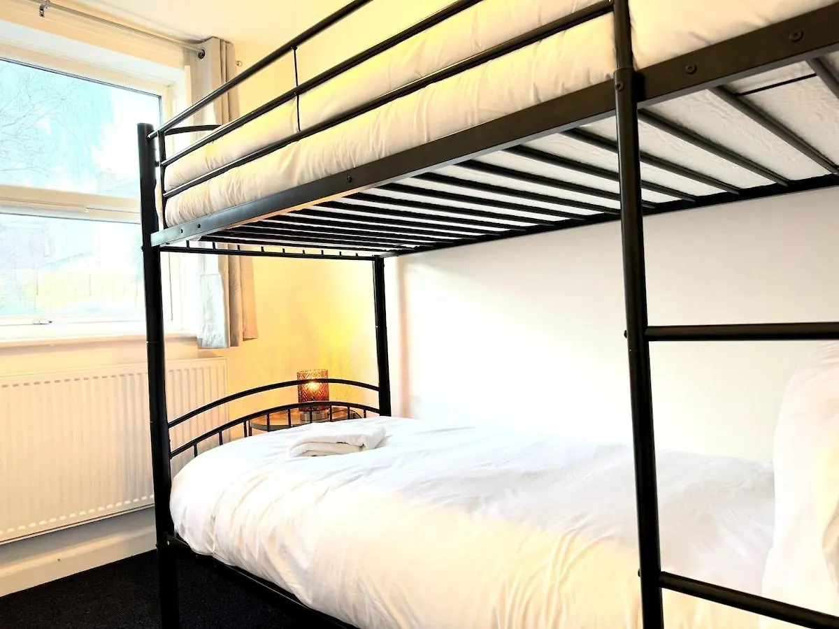 New Southampton Central House - Parking, 6 Beds, Sleeps 9 - City Centre L Cruise Terminal L Great For Contractors, Friends & Families 0*,