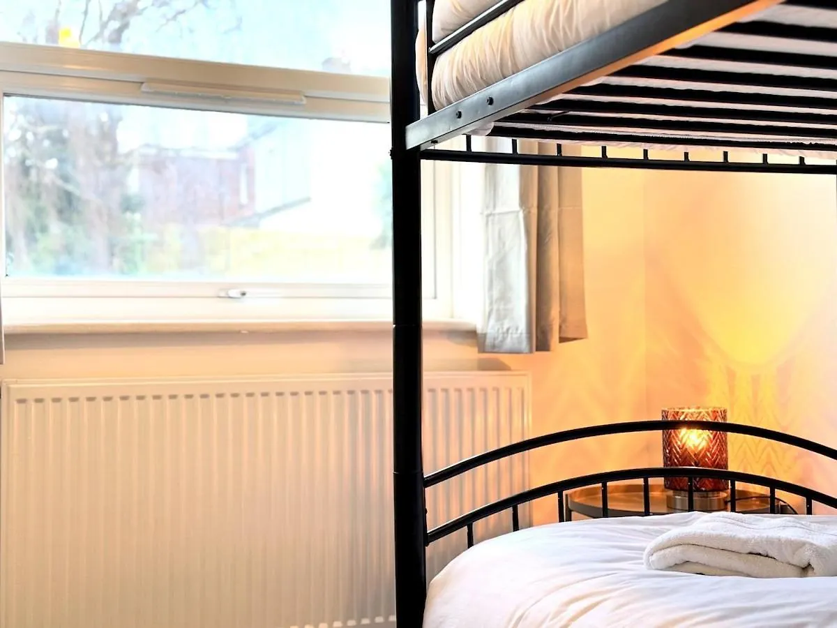 New Southampton Central House - Parking, 6 Beds, Sleeps 9 - City Centre L Cruise Terminal L Great For Contractors, Friends & Families 0*,  בריטניה