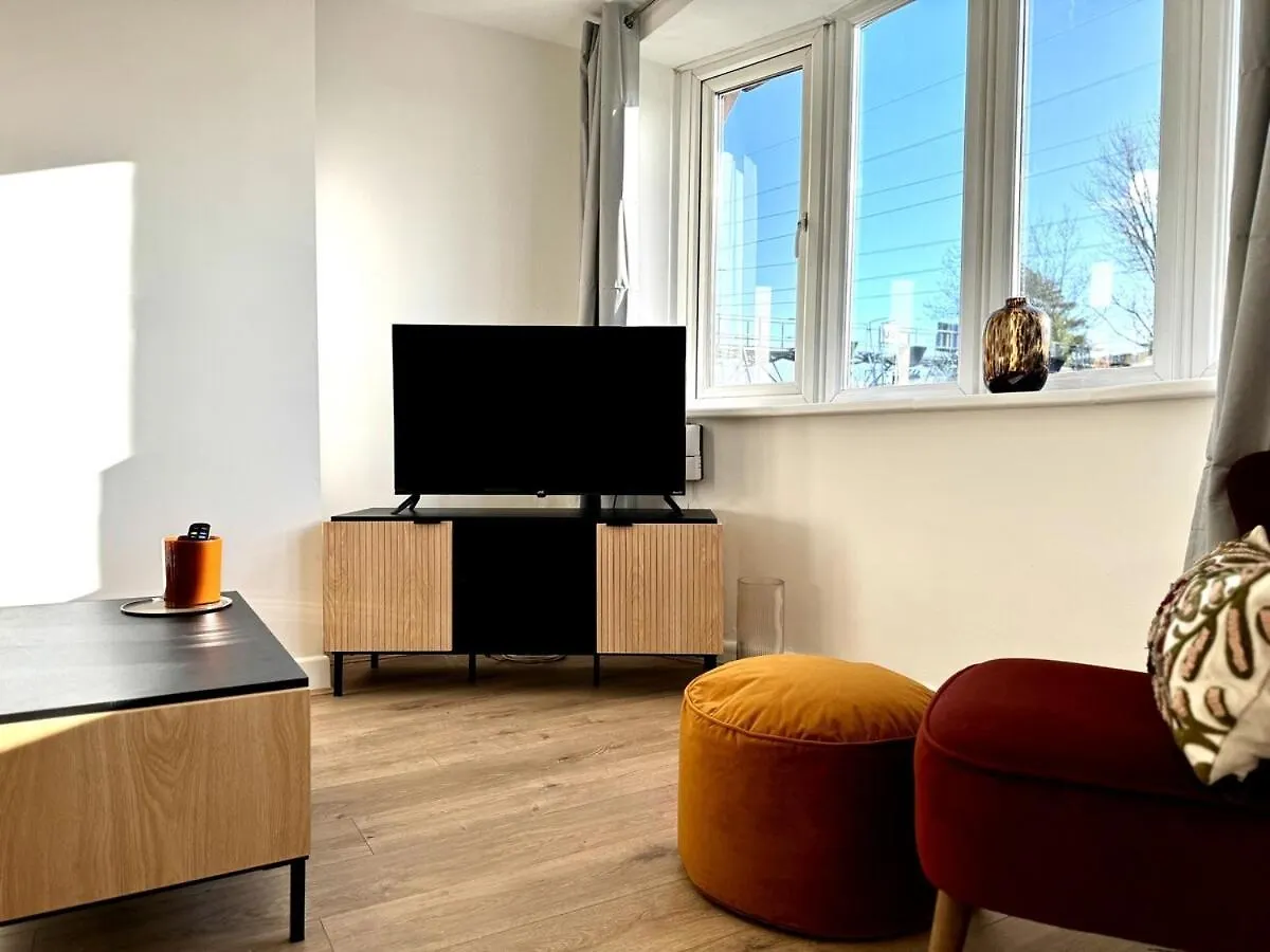 Holiday home New Southampton Central House - Parking, 6 Beds, Sleeps 9 - City Centre L Cruise Terminal L Great For Contractors, Friends & Families